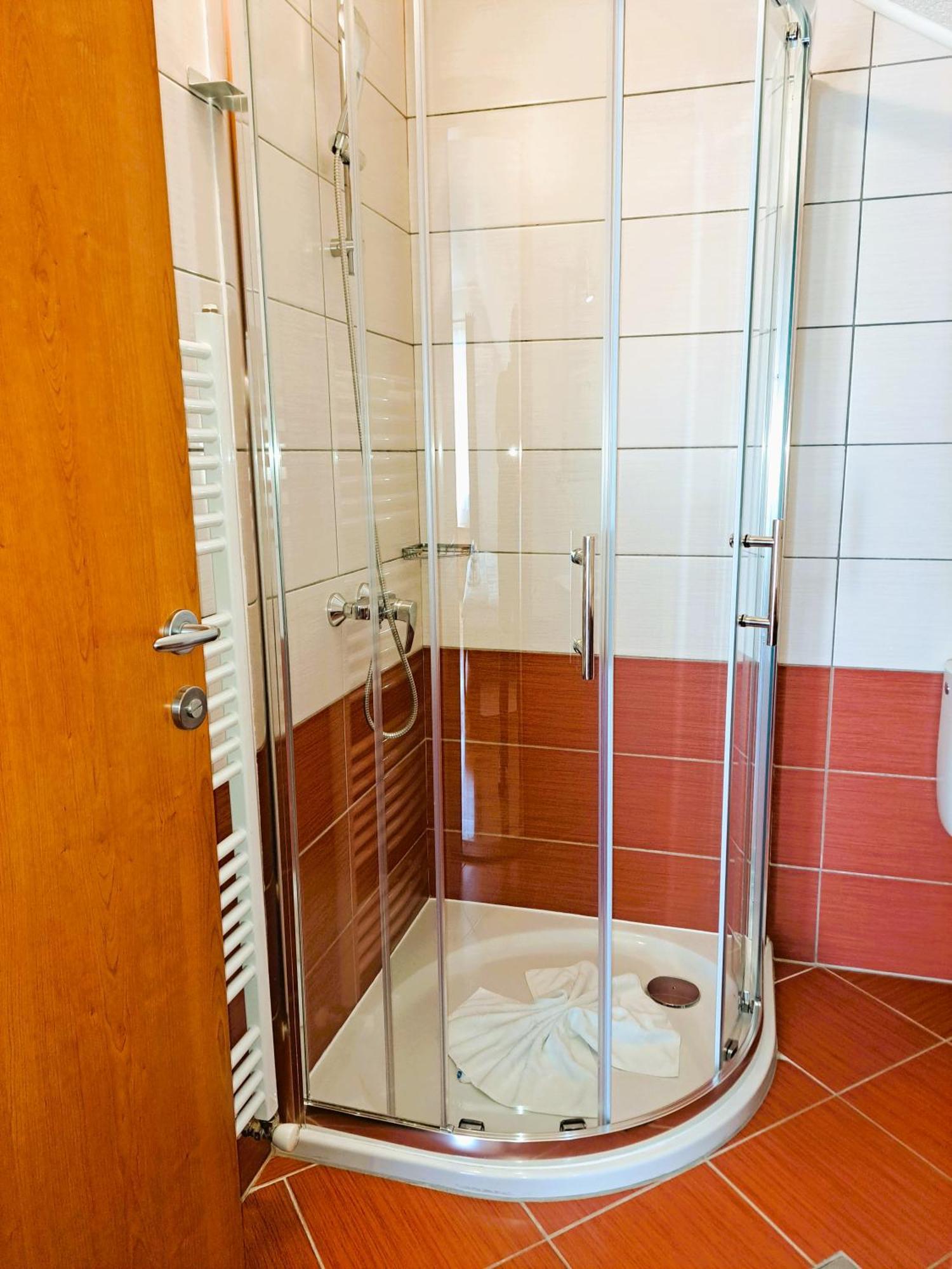פליטויקה סלו Plitvice Lower Lakes Rooms מראה חיצוני תמונה