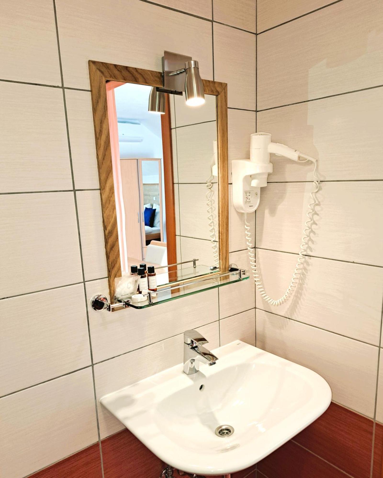 פליטויקה סלו Plitvice Lower Lakes Rooms מראה חיצוני תמונה